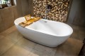 Freistehende Standbadewanne Badewanne Acryl 165 x 80 cm Ab- und Überlauf Adele + ABLAGE BADEWANNENBRETT