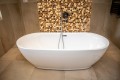 Freistehende Badewanne Standbadewanne Acryl 152x75 cm Adele Ab- und Überlauf + Ecktisch Bambus Costa (id: 1394)