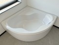 Badewanne Eckbadewanne Selma 150x150 cm + Kopfkissen Mare + Siphon Viega